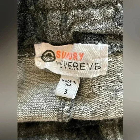 Sundry Grey Camo Cropped Pocket Jogger from Evereve Sz 3 /Medium EUC. USA made - Picture 4 of 5